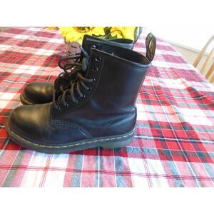 Dr. "Doc" Martens 11822 black leather combat boots. Women's 7 (Men's 6).